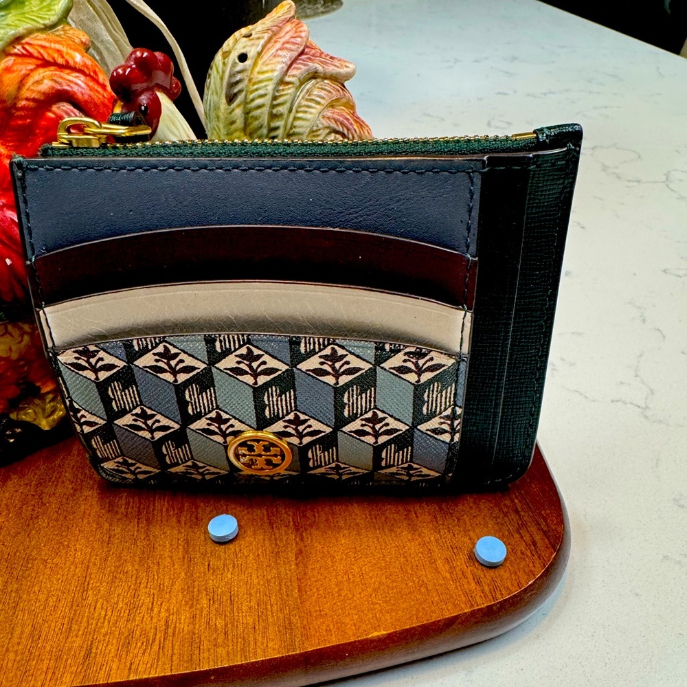 Tory Burch Geometric Card Holder in Black and Cream